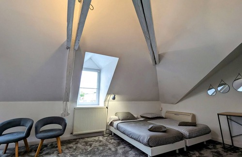 Chateauroux Cama Y Desayuno | Habitación para 4 con baño privado, desayuno incluido