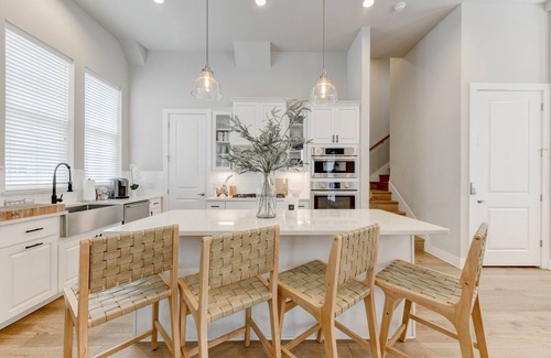 Riverside Casa | Spacious 4 Story House 1 Mile From Downtown