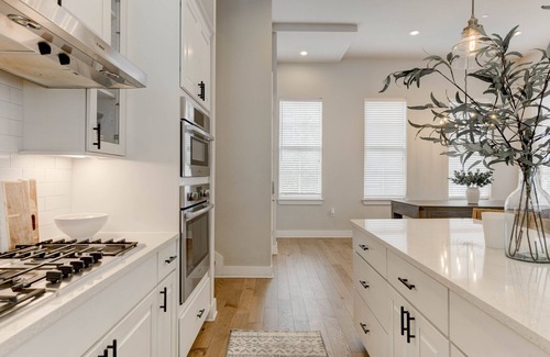 Riverside Casa | Spacious 4 Story House 1 Mile From Downtown