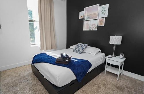 Near South Side Apartamento | Spacious 420 Friendly 3BR Retreat Near McCormick Place and Soldier Field