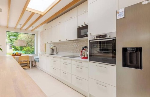 Twickenham Riverside Casa | Spacious 4B family home by Richmond riverside