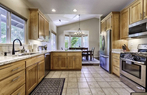 Fetters Hot Springs-Agua Caliente Casa | Spacious 4BD 3BA with hot tub, fire pit, and wraparound deck