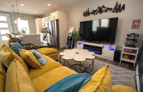 Dupont Casa | Spacious 4BD Near Denver w/ BBQ, Games & Office