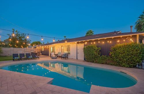 Scottsdale Estates Nine Casa | Spacious 4BD with Pool and Putting Green Near Old Town Scottsdale