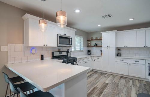 Scottsdale Estates Nine Casa | Spacious 4BD with Pool and Putting Green Near Old Town Scottsdale