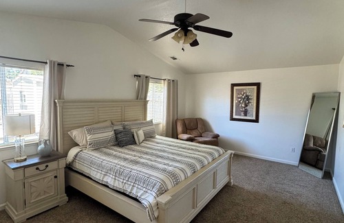 Turlock Casa | Spacious 4bdr 2bth vacation retreat