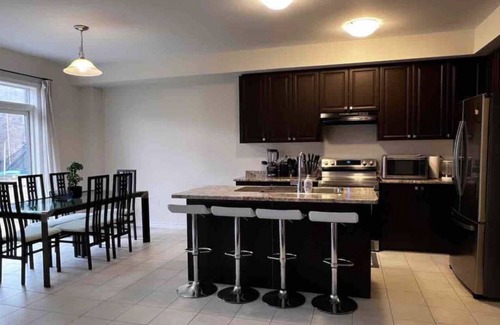 Thorold Casa | Spacious 4BDRM Home-NiagaraFalls Retreat