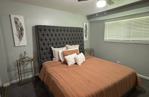 Cool Valley Casa | Spacious 4Bedroom Family House.