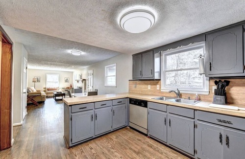 Cumming Casa | Spacious 4bedroom Home with private Acre lot