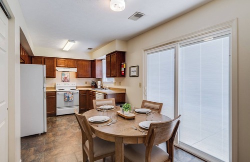 Oxford Casa | Spacious 4BR/2BA in the heart of Oxford! Minutes from Miami University & Uptown