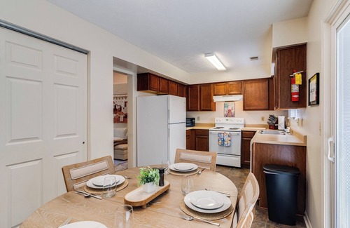Oxford Casa | Spacious 4BR/2BA in the heart of Oxford! Minutes from Miami University & Uptown