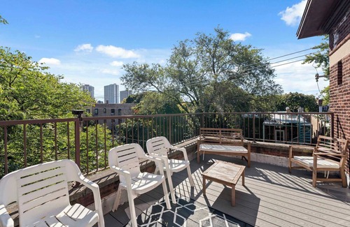Edgewater Apartamento | Spacious 4BR/2BA – Private Sun Deck In Chicago