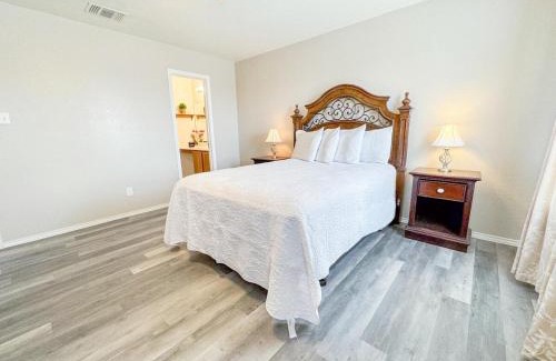 San Antonio Casa | Spacious 4br 2half 5bh Family Fun Huge Yard