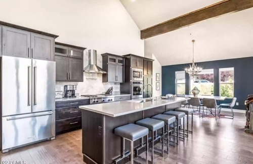 Pinebrook Casa | Spacious 4BR/3.5BAMountain Retreat-Sleeps10!STUNNING VIEWS, near top attractions
