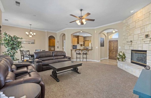 Greenacres Casa | Spacious 4BR 3BA Home KING Suite Pool Sleeps 8