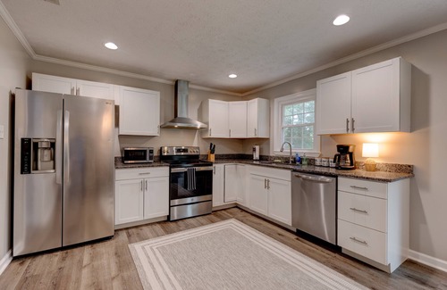 Thomasville Casa | Spacious 4BR/3BA Home with Large Fenced Yard – Near Downtown Thomasville