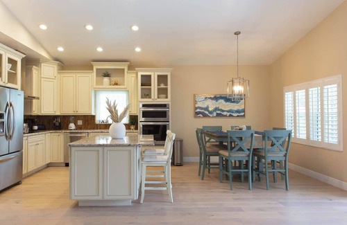 Ozona Casa | Family-Friendly 4 BR/3BA w/Golf Cart, Near Dunedin, Clearwater, & Tarpon Springs