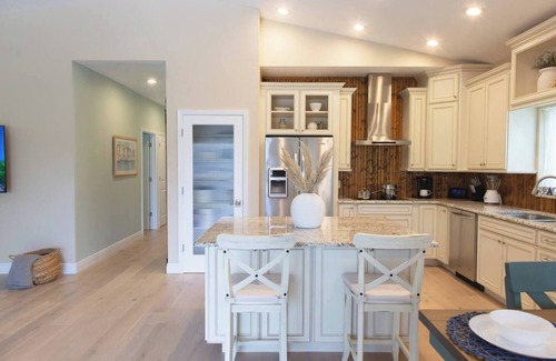 Ozona Casa | Family-Friendly 4 BR/3BA w/Golf Cart, Near Dunedin, Clearwater, & Tarpon Springs