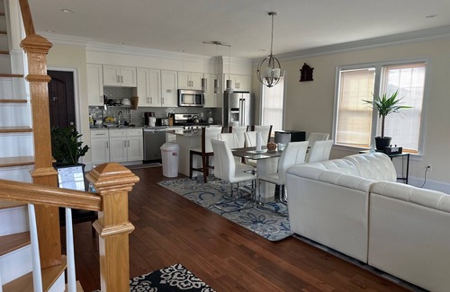 Everett Casa | Spacious 4BR/4.5 BA Home Near Boston- Perfect for Groups and Family!