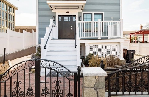 Everett Casa | Spacious 4BR/4.5 BA Home Near Boston- Perfect for Groups and Family!