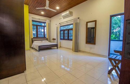 Rathmalana Casa | Spacious 4BR 4BA Family Villa wt Balcony & Lavish Garden