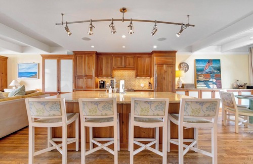 North Shores Casa | Spacious 4BR/5BA Oceanfront Townhouse - Community Pool,Tennis Court