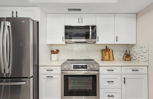 Sarasota Casa | Spacious 4BR Bungalow in Sarasota w/ POOL