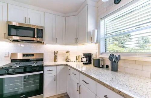 College Park Casa | Spacious 4BR by Airport & Shops!