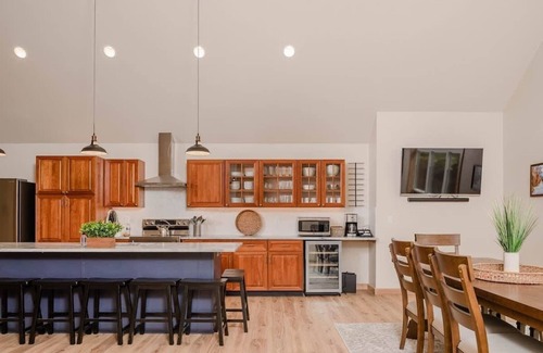 Sturgeon Bay Casa | Spacious 4Br CavePoint Stay|Dunes|PetFriendly