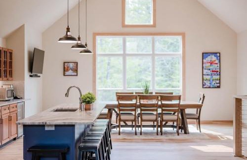 Sturgeon Bay Casa | Spacious 4Br CavePoint Stay Near Dunes PetFriendly