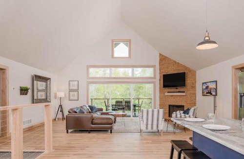 Sturgeon Bay Casa | Spacious 4Br CavePoint Stay Near Dunes PetFriendly