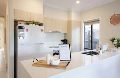 Doolandella Casa | Spacious 4BR Family Home in Doolandella