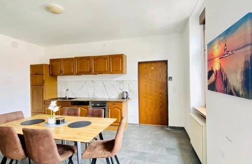 Grinzing Apartamento | Spacious 4BR for 15 & 15 Min to Danube
