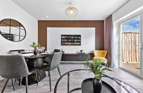 Enfield Highway Apartamento | Spacious 4BR Home, Garden & Parking, Sleeps 8