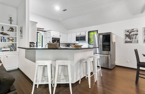 Southwood Valley Casa | Spacious 4BR home 7 mins to Kyle Field!
