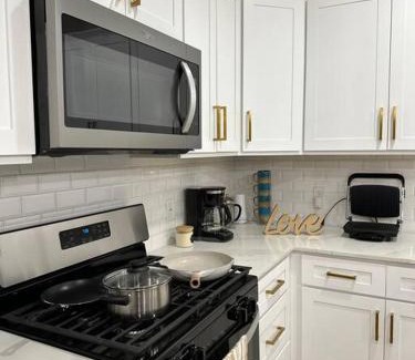 Irving Casa | Spacious 4BR Home, Lux Hot Tub & Secure Gated Yard, Near Airport & Attractions