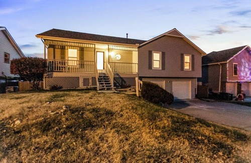 I-435 West KC-KS Casa | Family Friendly/4BRHome Near Legends/Speedway/Wifi