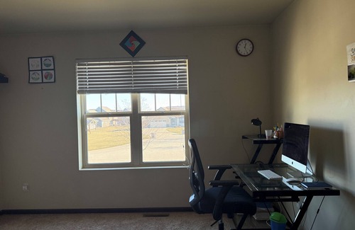 De Pere Casa | Spacious 4BR Home Near NFL Draft – 5.7 Miles from Lambeau!