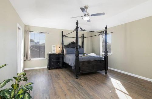South Arlington Casa | Spacious 4BR Home with Pool BBQ & Games