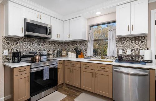 South Arlington Casa | Spacious 4BR Home with Pool BBQ & Games