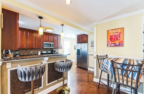 Belmont Cragin Casa | Spacious 4BR Home. Your Cozy Home Away from Home