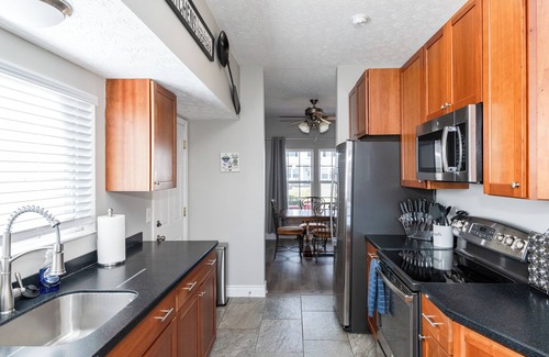 Englewood Casa | Spacious 4BR - King Bed - Near I-70