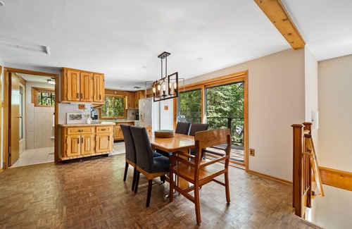 Huntsville Cabaña | Spacious 4BR Lake House Sauna Beach