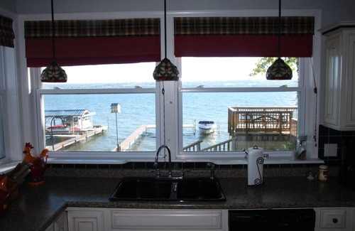 Seneca Falls Casa | Amplio 4BR Lake House en Wine Country-Magníficas vistas, bañera de hidromasaje, televisores inteligentes, WiFI