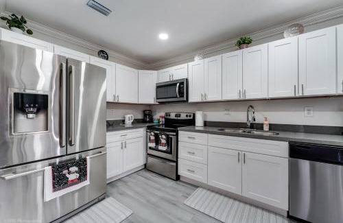 Ives Estates Casa | Spacious 4BR Miami Townhome with Communal Pool