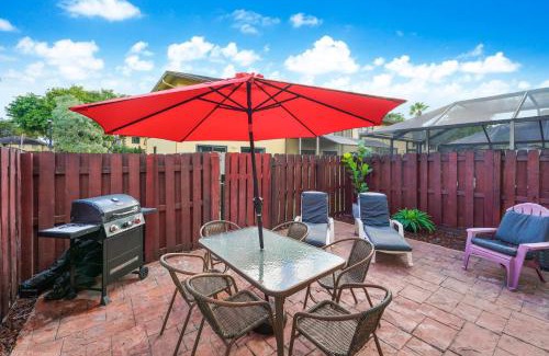 Ives Estates Casa | Spacious 4BR Miami Townhome with Communal Pool