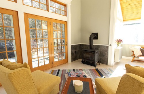 Moscow Casa | Spacious 4BR on 8 Acres – Minutes from Stowe