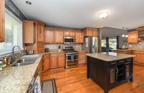 Fairfield Casa | Spacious 4BR Ranch w Hot Tub in Quiet Neighborhood