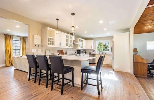 Placentia Casa | Spacious 4BR Retreat near Disneyland & Beaches