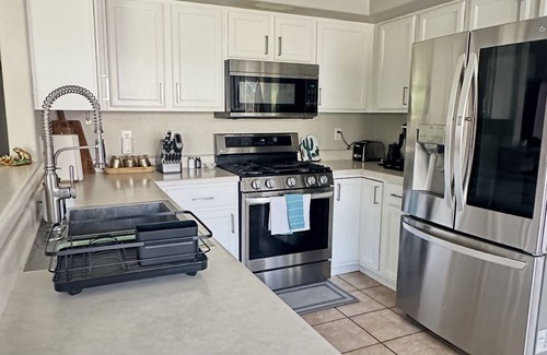 Tucson Casa | Spacious 4BR Retreat Walk to Sabino Canyon + Private Pool